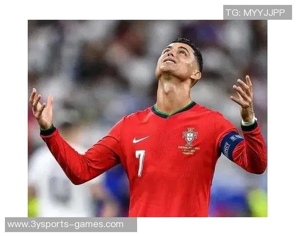 C罗热爱环足奖典礼渴望更多奖杯与千球里程碑